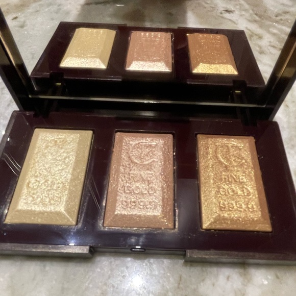Charlotte Tilbury Other - Charlotte Tilbury limited edition glow set